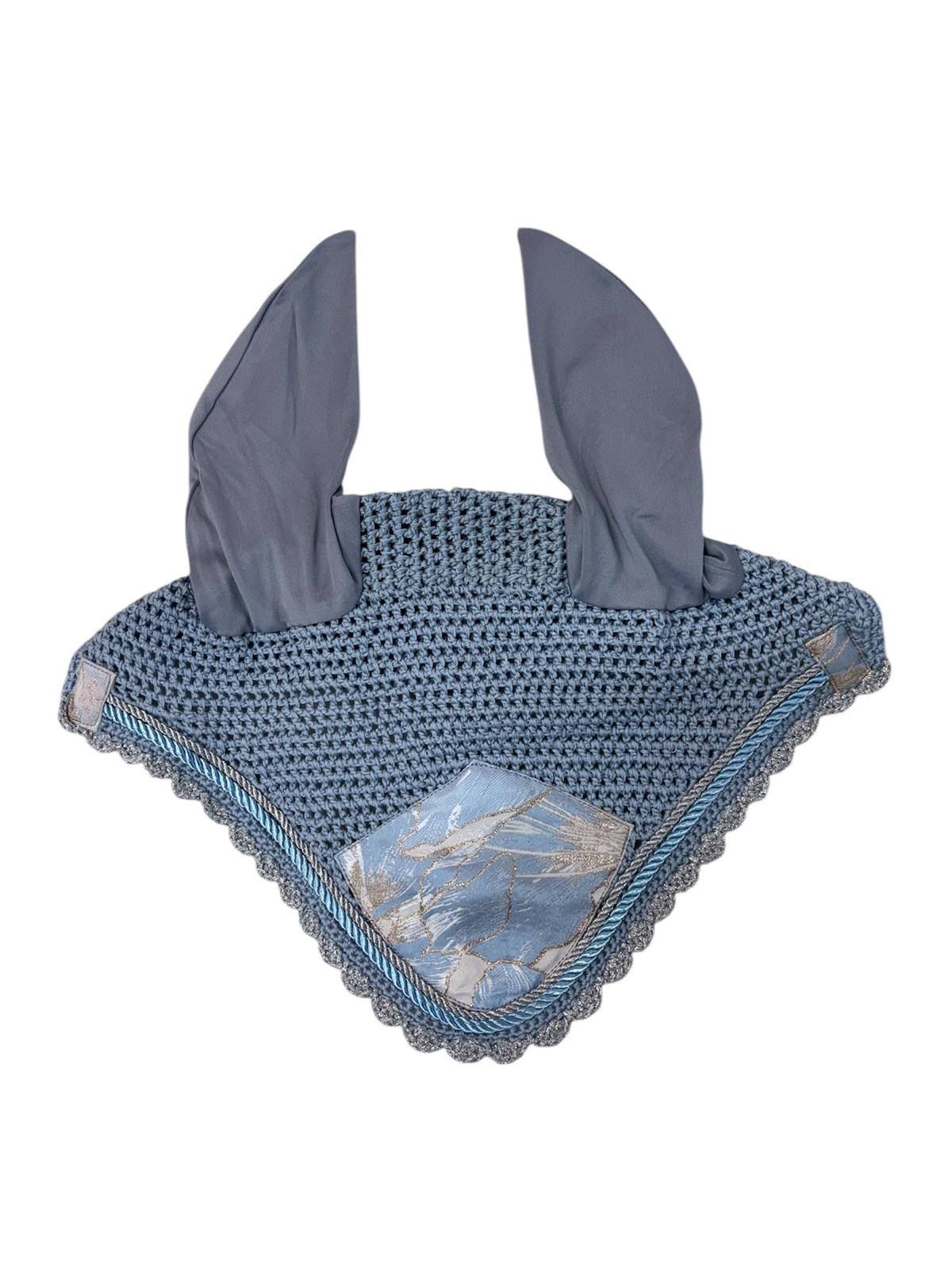CONJUNTO MANTILLA TY OREJERAS WHISPPERER CLUB DOMA AZUL CIELO HOJAS