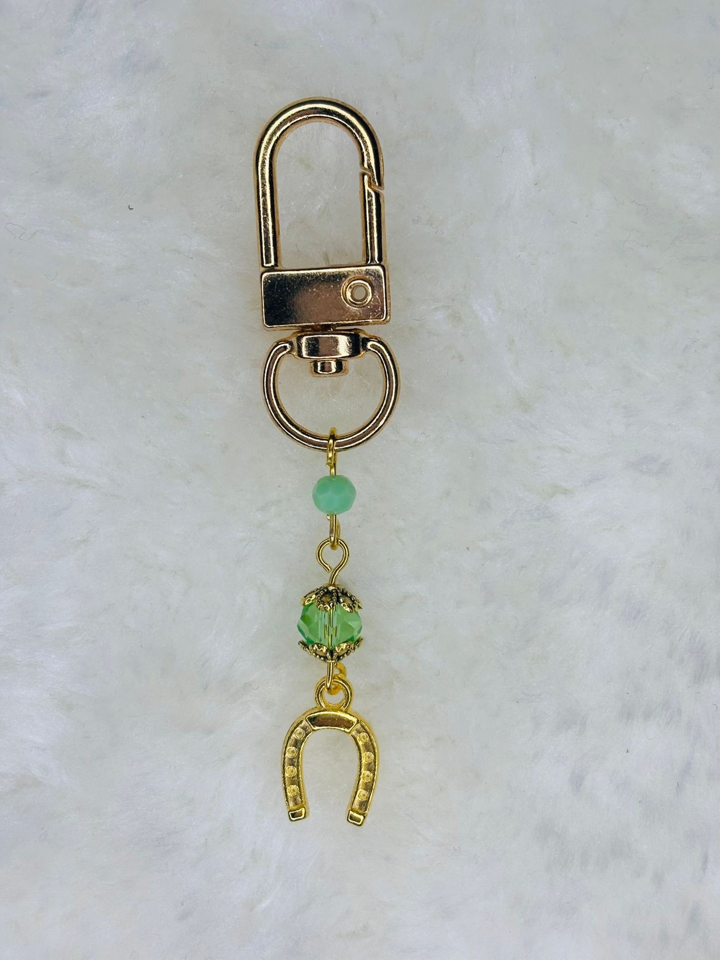 CHARM MARONA HERRADURA DORADA
