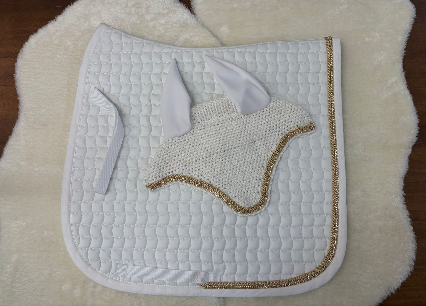 MANTILLA MARONA  BLANCO/ORO  FULL DOMA