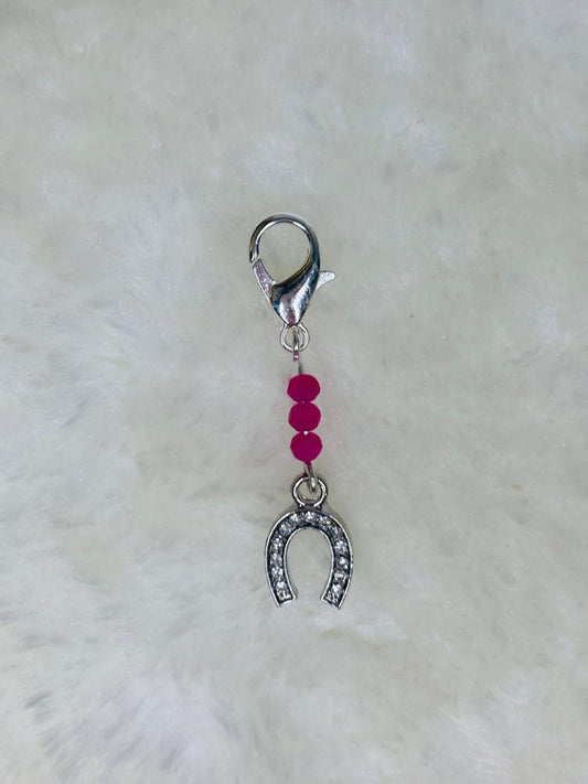 CHARM MARONA HERRADURA FUCCIA BRILLANTE